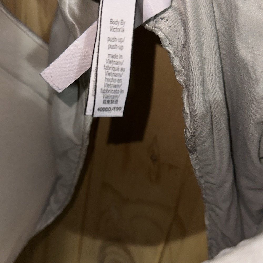 Victoria’s Secret Elegant Gray Women's Bra - Picture 4 of 5